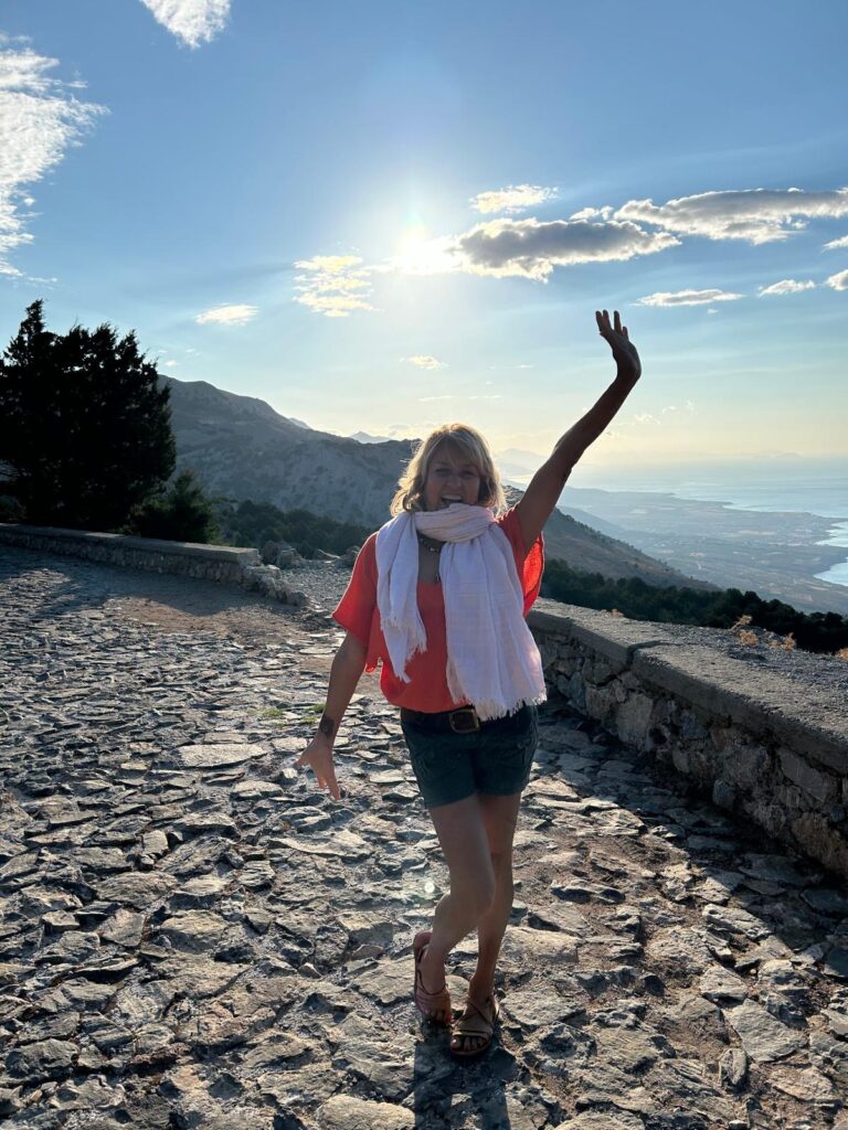 925525ed E3fe 4a3d A636 Dc915d790118 2 768x1024